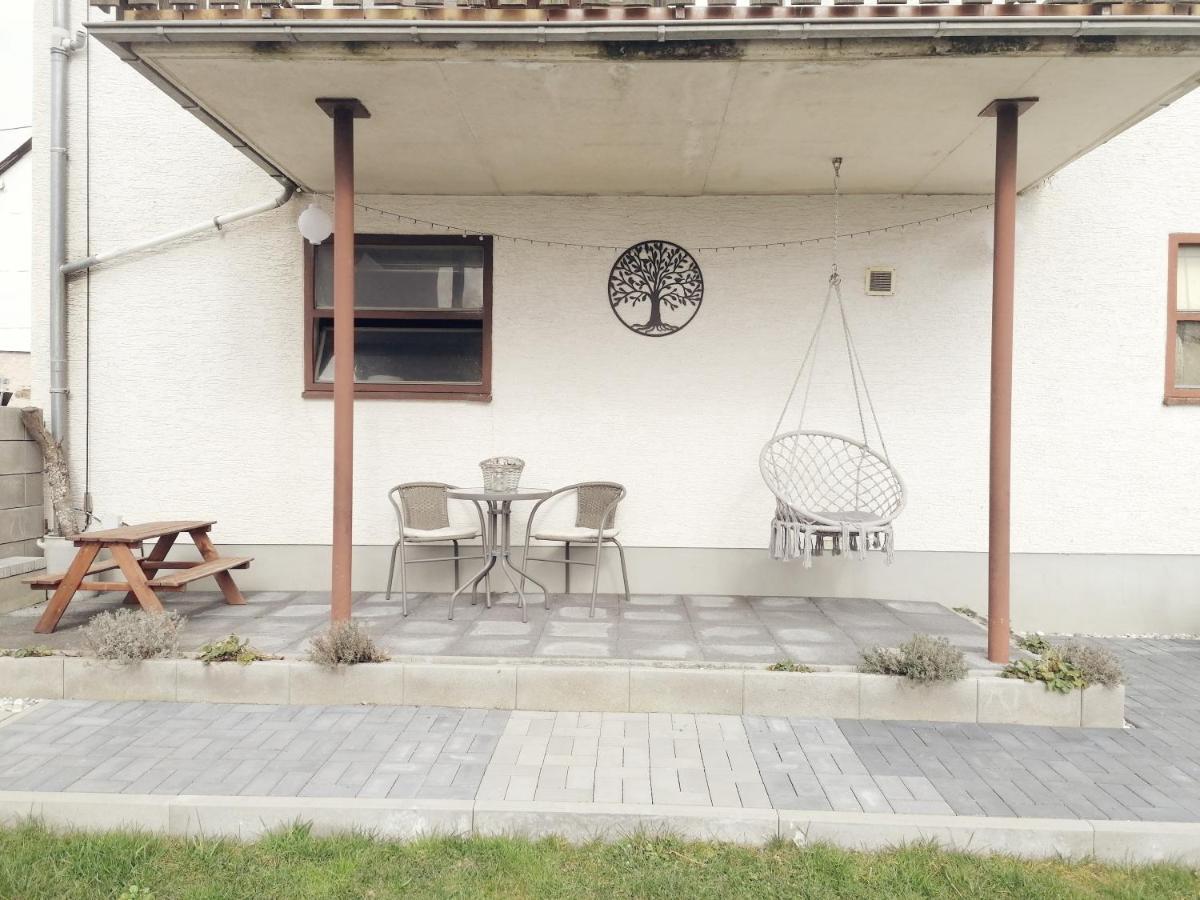 Ferienwohnung Christine Mit Sauna Und Whirlpool Utzerath المظهر الخارجي الصورة